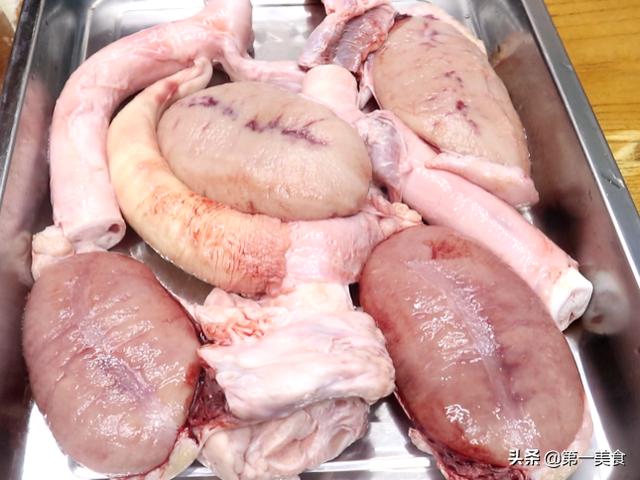 这才是在冬天必须吃的菜，暖身顶事，比喝啥汤都要硬