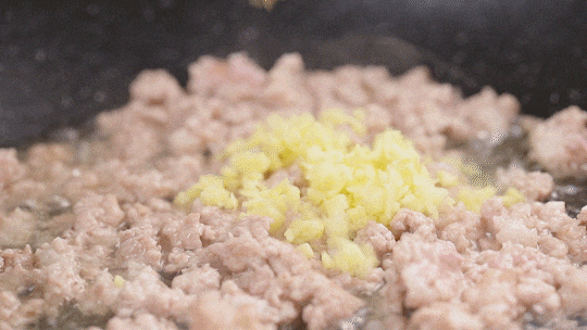 3分钟就能学会，欲罢不能的酸辣粉，秒杀街边小吃店