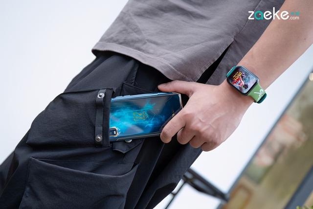 召唤师们的通行证，就是OPPO Find X2英雄联盟限定版