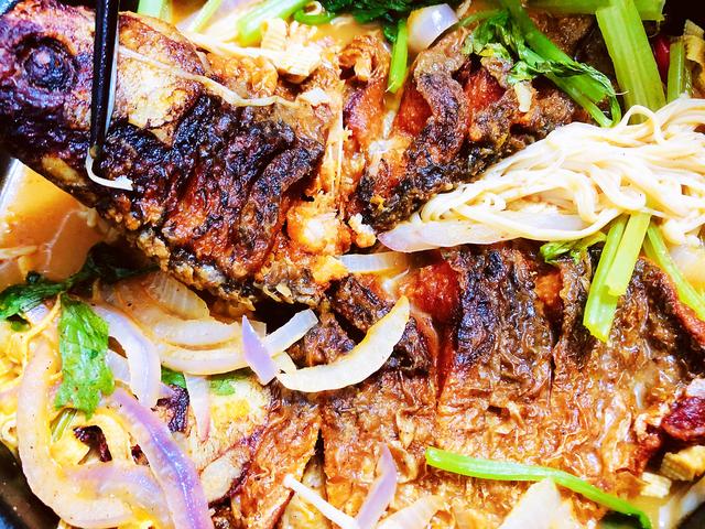 晒晒我家元旦节晚餐，不到40块钱做了俩硬菜，可比吃外卖强多了