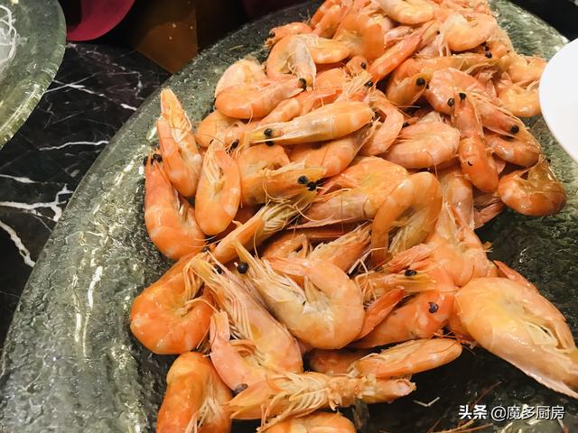 人均200+的五星级酒店自助餐，怎么吃才能回本？