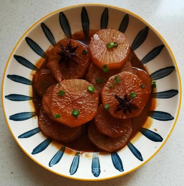 浇汁萝卜：冬日萝卜赛人参，软糯鲜香，比肉都好吃