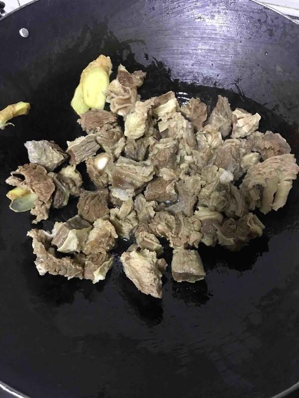 炖牛肉切记别放两种调料，加了等于毁牛肉，许多吃货都不懂