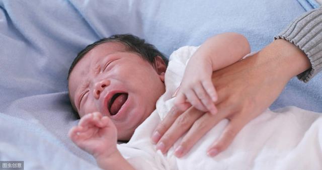 你的育儿经：宝宝第一次发热？家长不用太心急，幼儿急疹了解一下