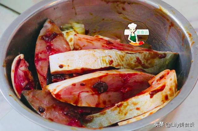 入冬后要多吃鱼，分享鱼肉懒人做法，不加一滴水，出锅鲜香又营养
