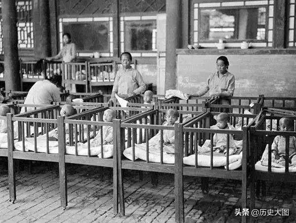 你的育儿经|民国幼儿园：教室不止只有男性，女性也可以进入校园学习