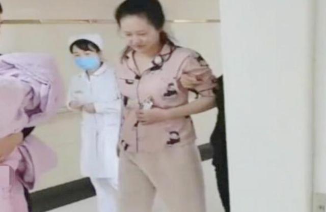 『你的育儿经』“最美孕妈”分娩后走出产房，医生也第一次见，众人：非人类所为