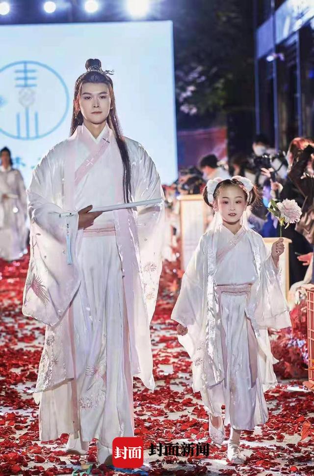 国潮人·新时裳｜“素梦归云”创始人王敏：从古风摄影跨入汉服行业 创业并不容易