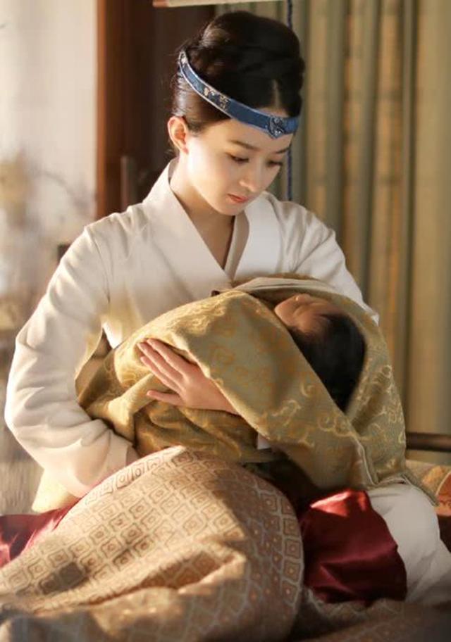 你的育儿经@宝宝三个月后才能竖抱吗？关于竖抱，除了3种姿势还需掌握这些