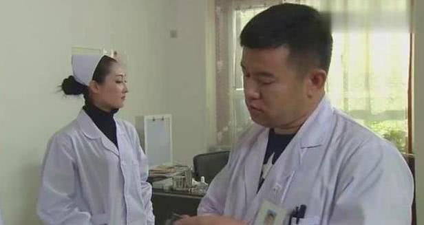 你的育儿经■孕妈生二胎不幸离世，5岁女儿在产房外不肯走，她的解释让人泪目