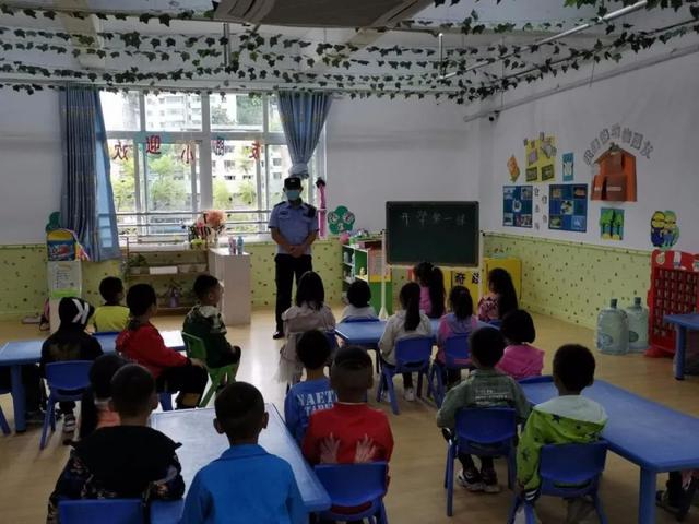 你的育儿经|綦江公安｜蜀黍护航辖区幼儿园开学