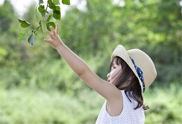 「超级宝妈」宝妈跟风电视剧给娃取名“凤九”，宝爸皱眉：我这个姓，合适吗？