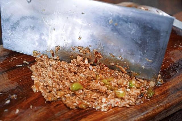 足不出户，吃正宗西安肉夹馍，肉末超足汁水香浓，搭配劲道白吉馍