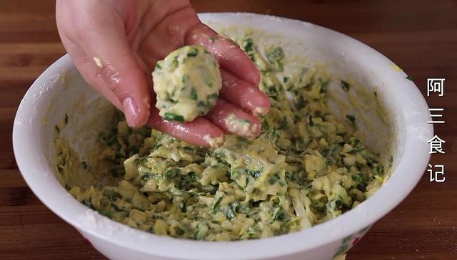 自从学会白菜和鸡蛋的新做法，我家孩子天天点名要吃，出锅就扫光