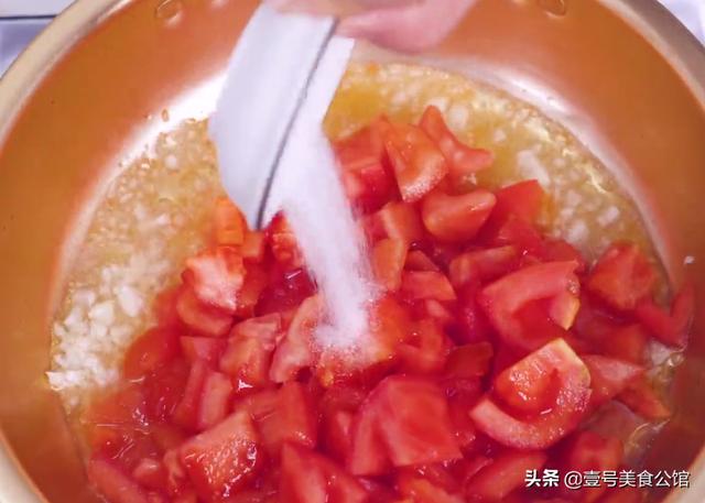 土豆粉这样做太好吃，鲜酸味美，荤素搭配，老少皆宜的美食