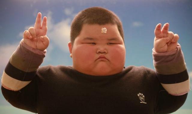 资讯早知道|有种“幸运”叫曹颖儿子，专挑父母优点长，网友：最帅星二代