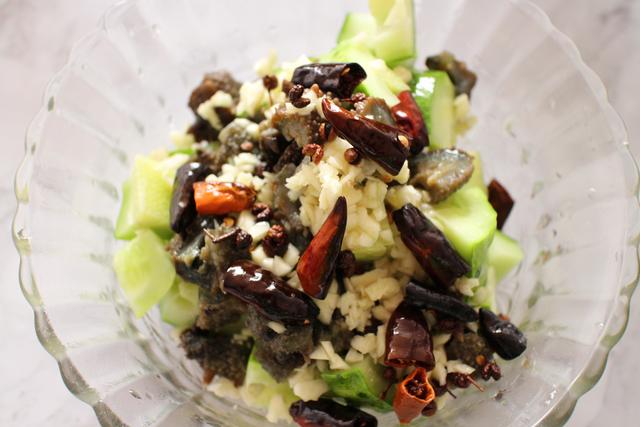 凉拌海参：高档的食材，用简单方法做也好吃