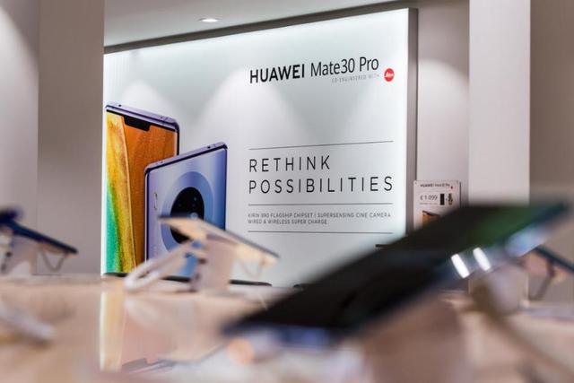 #中国经营报#OPPO自主造芯，小米10开售1分钟破2亿元……疫情真的能阻止进军中的国产手机吗？