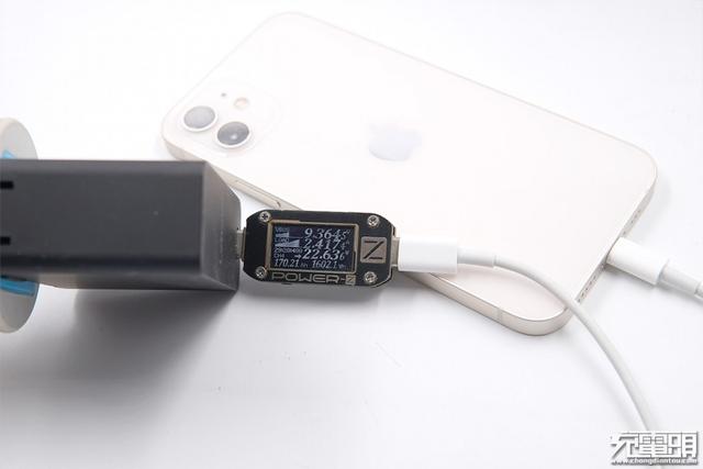 这里有49只65W充电器，给iPhone12充电效果如何？