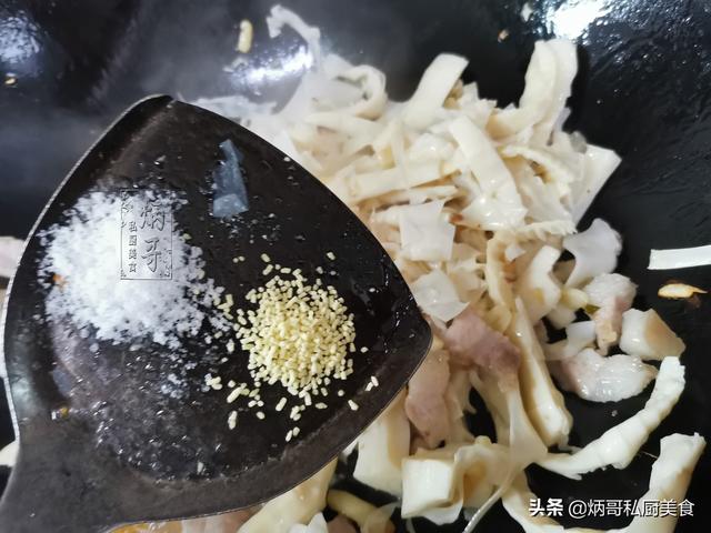 柳州螺蛳粉因它才有了“灵魂”，加点肉简单一炒，秒变下饭菜真香