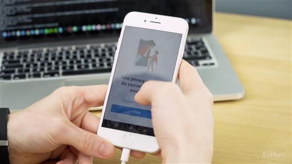 环球网■国外大神为iPhone 7成功刷入Android系统：画面难得一见