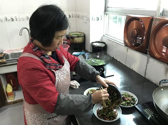[你的育儿经]万家里：好家风孕育出“最美科学教子家庭”