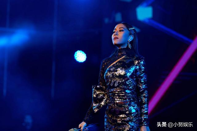 「电影工厂」化妆化残了？吉克隽逸新妆出镜，欧美风化妆或成新潮流