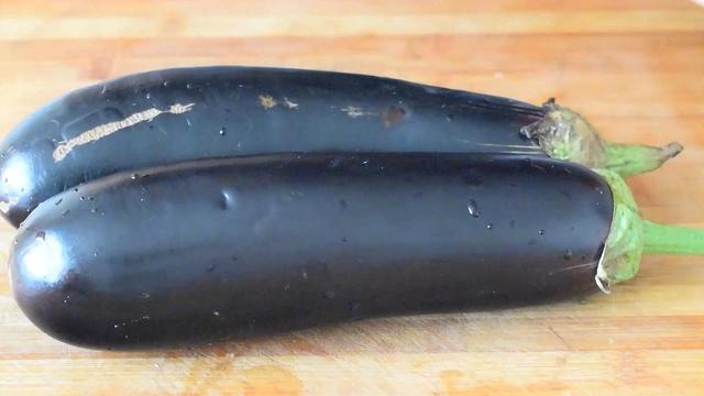 最近茄子和土豆火了，简单一做，我家一周吃6次，比吃肉还过瘾