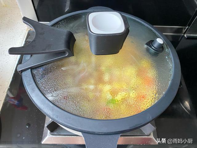 入冬后，最喜欢的土豆吃法，饭菜一盘出，鲜香入味又营养