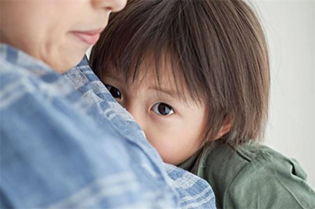 【你的育儿经】孩子回家有这3种表现，多半是在幼儿园“受委屈了”，家长要重视