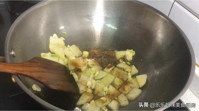 明日大雪，用6种食材做一锅特色面食，好吃又营养，冷天吃真舒服