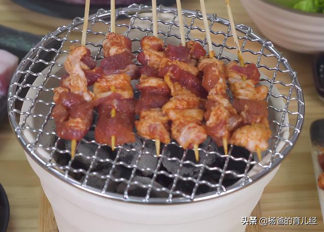 在家来一份冬日烤肉，孩子爱吃的肉食美味，焦香肉嫩，营养解馋