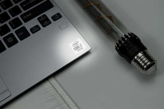 勇哥科技：VAIO SX12评测 十代芯轻量易携带，接口丰富超满足