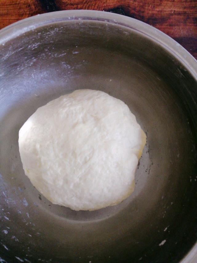 想吃麻花不用买，自己在家也能做，外酥里软，满满的儿时味道