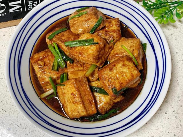 天冷了，家人就稀罕这道豆腐类美食，营养好吃又解馋下饭