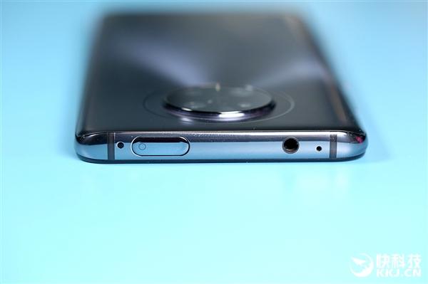 环球网：Redmi K30 Pro开箱图赏：弹出式真全面屏 无水滴无挖孔