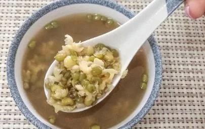 幸福的小调|妈妈给孩子每天一碗“绿豆汤”，半个月后被送医抢救，医生：晚了