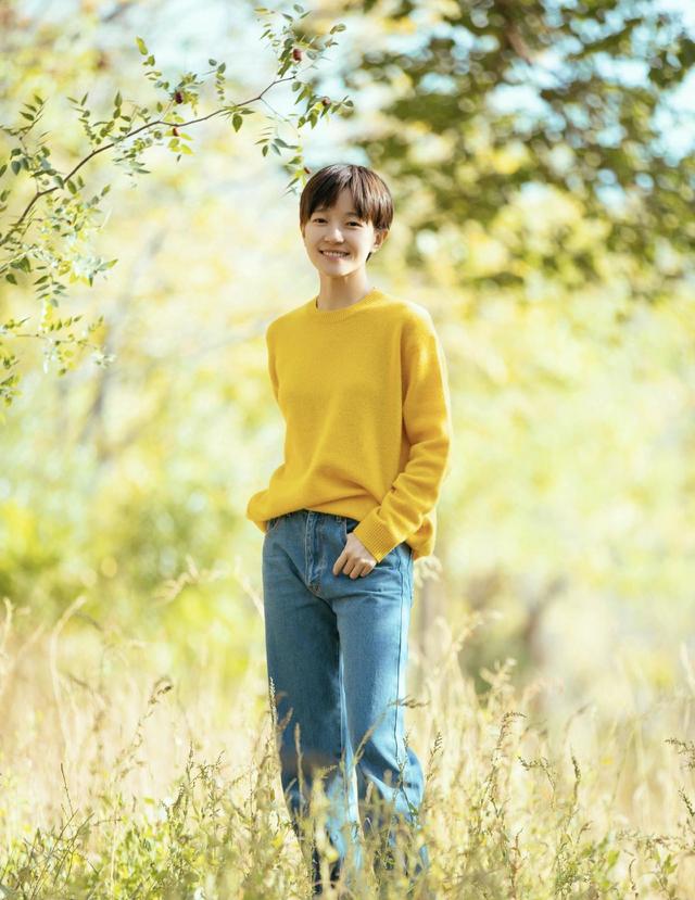 普拉达女王焦俊艳165身材真骨感,亮片连衣裙穿出高级感,配短发气场更强大