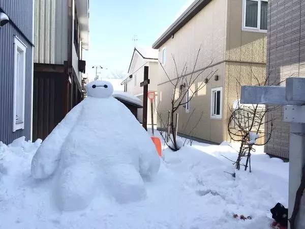 笑死了,谁堆的雪人?太有才了!