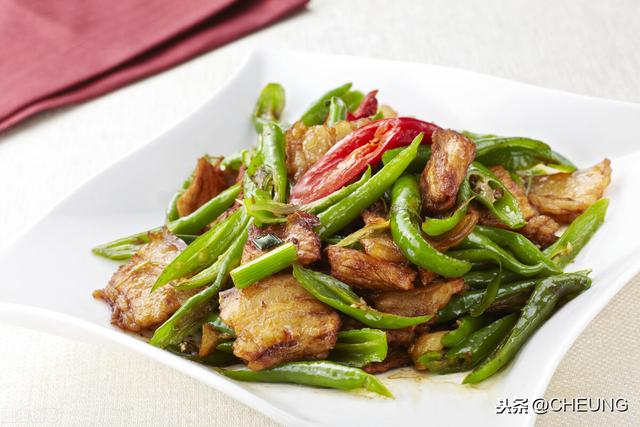 农家辣椒小炒肉，肥而不腻，鲜香入味，香辣开胃超下饭，做法简单