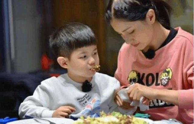 「超级宝妈」调查数据显示：家有“矮个子”的娃，父母大多都有这3个“习惯”