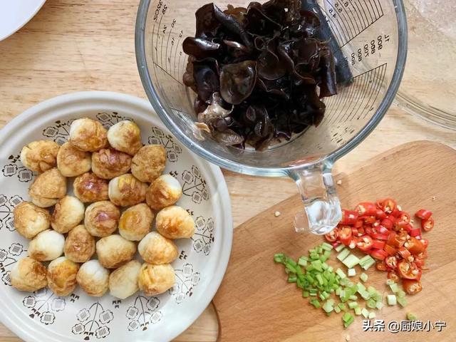 饭店38一份虎皮鹌鹑蛋，教你在家做，成本5块钱，比卖的还好吃