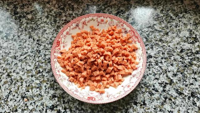 豆腐这样做，一次多做点，吃不了放冰箱，搭配火锅、炖菜或烧丸子