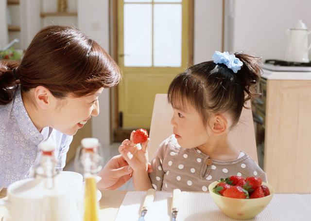 「超级宝妈」有女儿的家庭注意“养女五忌”，避开这些，孩子可以少走些弯路