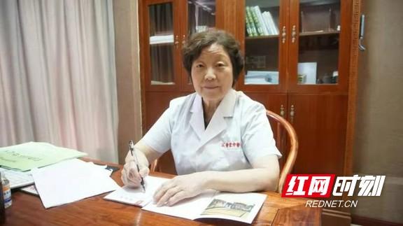 清华|41岁男子因痛风遍寻名医 谷医堂名老中医梁清华“妙手”驱病