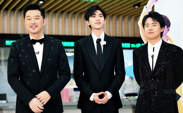 蔡徐坤和杨颖组CP，郑恺失宠？“砂锅菜”表现亮眼：有内味了|fun娱乐