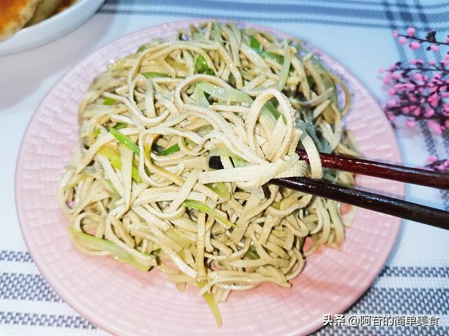 『健康直通车』这两种食物都富含高蛋白，简单烹饪成美味，何必去吃补充品