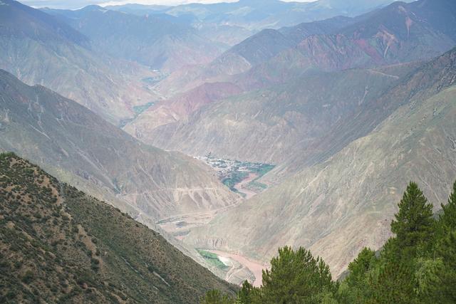 [世界那么大]广州夫妻自驾西藏DAY5，走最烂的川藏线看最美的风景，这里叫芒康
