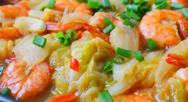 1颗白菜，1斤大虾，往锅里一扔，营养又解馋，上桌连汤汁都不剩