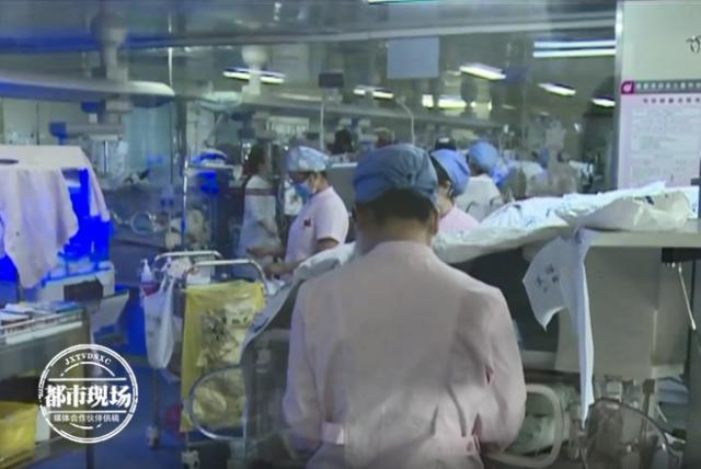 中国经济网■心疼！女婴出生仅2.7公斤，其中1公斤都是肿瘤